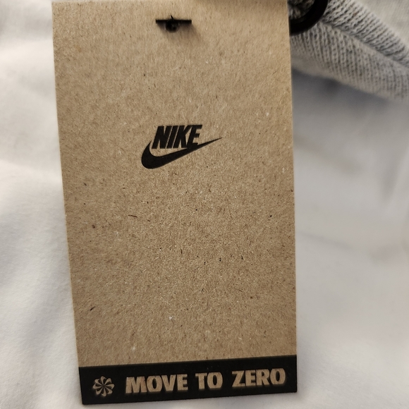 NWT Unisex Nike Sportswear Utility Futura Beanie - Picture 2 of 9